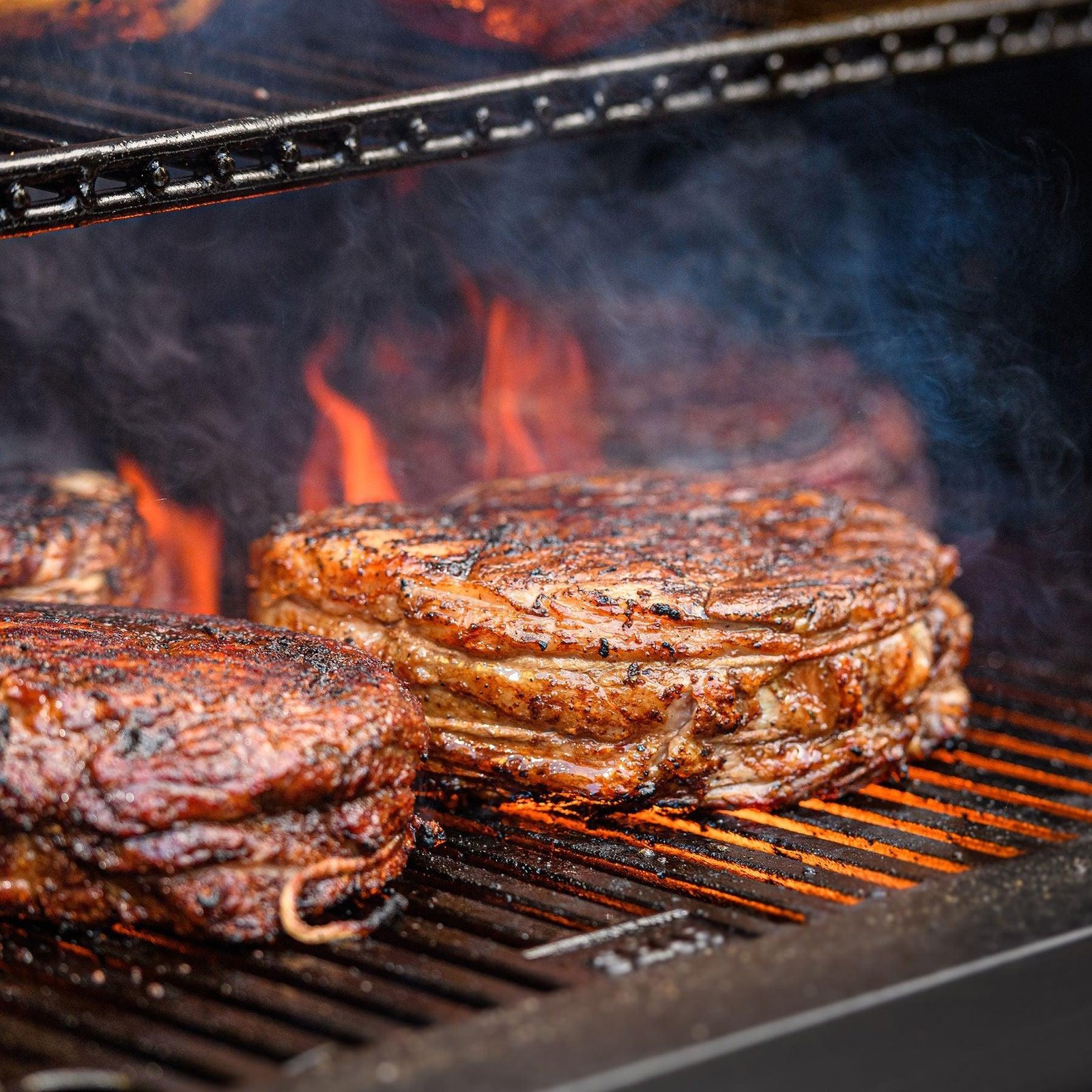 Masterbuilt 800 GravityFed BBQ with Pitmaster Pack - Image 8