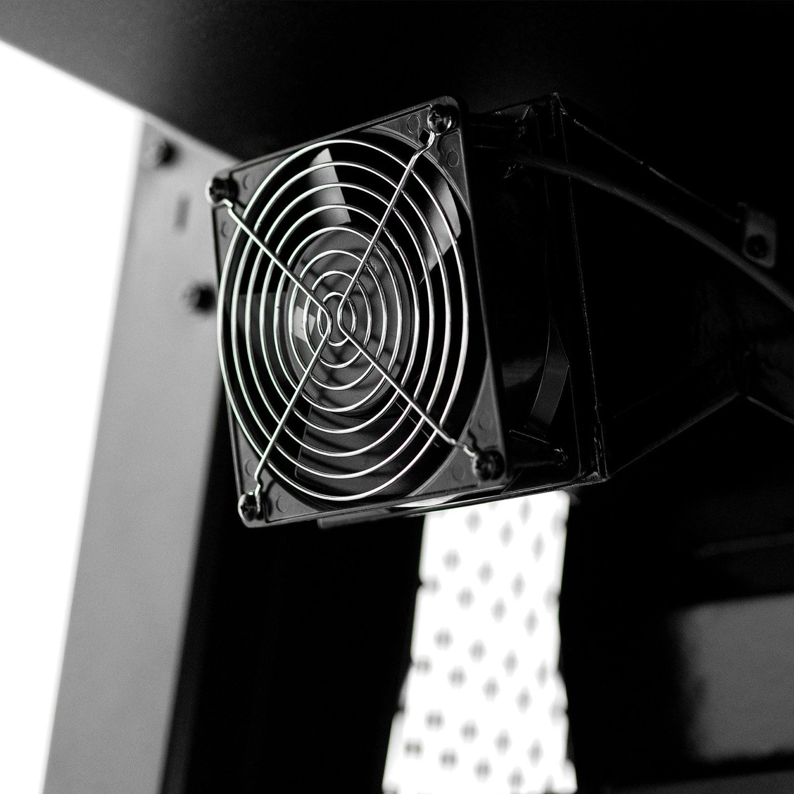 Masterbuilt Gravity Series XT Digital Charcoal BBQ Grill & Smoker - Image 12