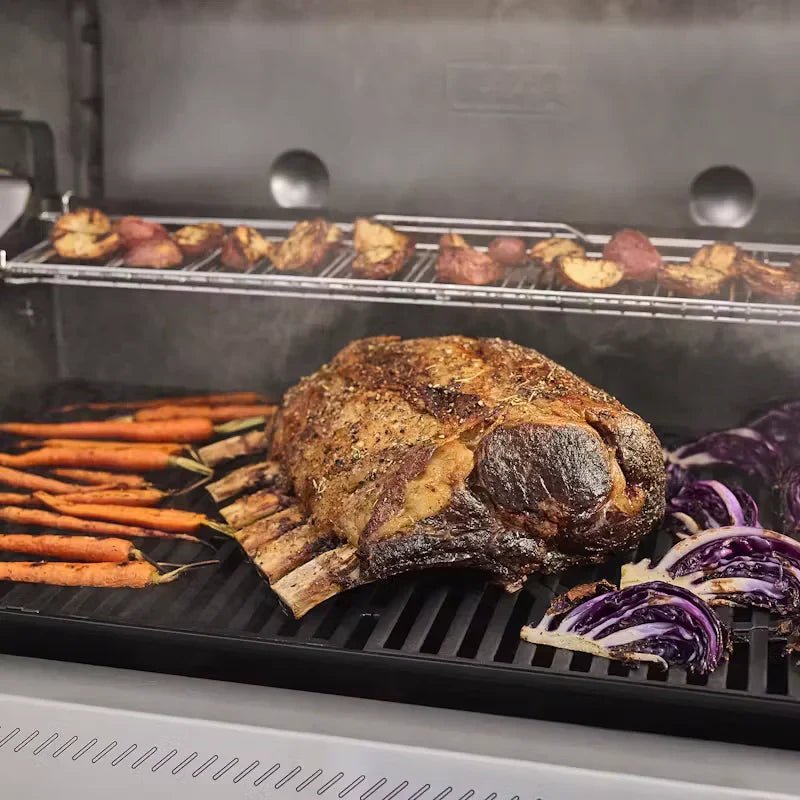 Genesis® EP-435W Gas Barbecue with Sear Zone and Side Burner - Image 2