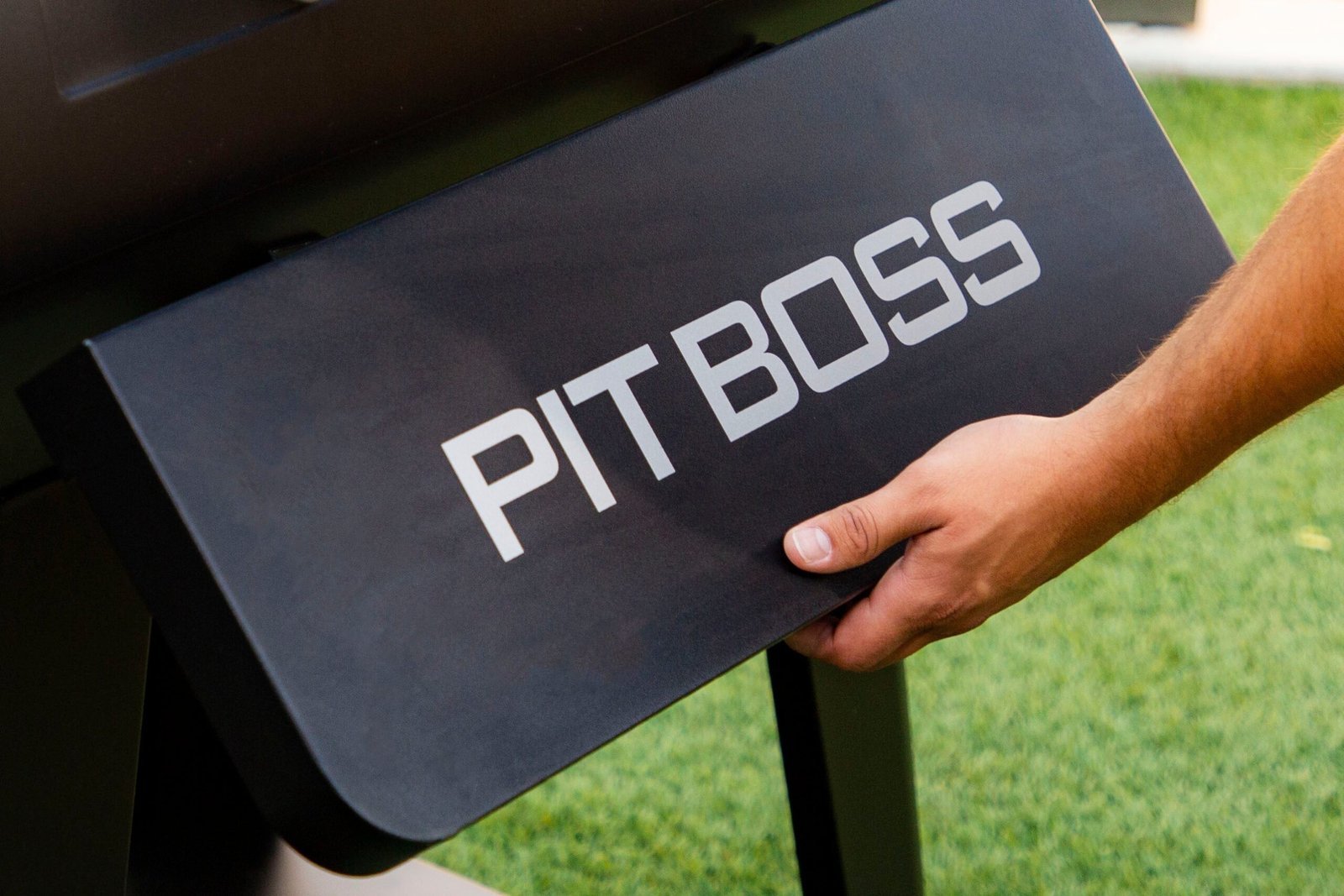 Pit Boss 1250 Competition Series Wood Pellet BBQ Grill - Image 12