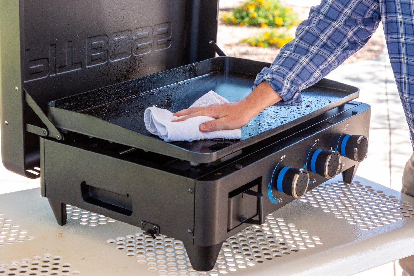 Pit Boss 3 Burner Ultimate Smash Plancha Griddle with Cover - Image 12