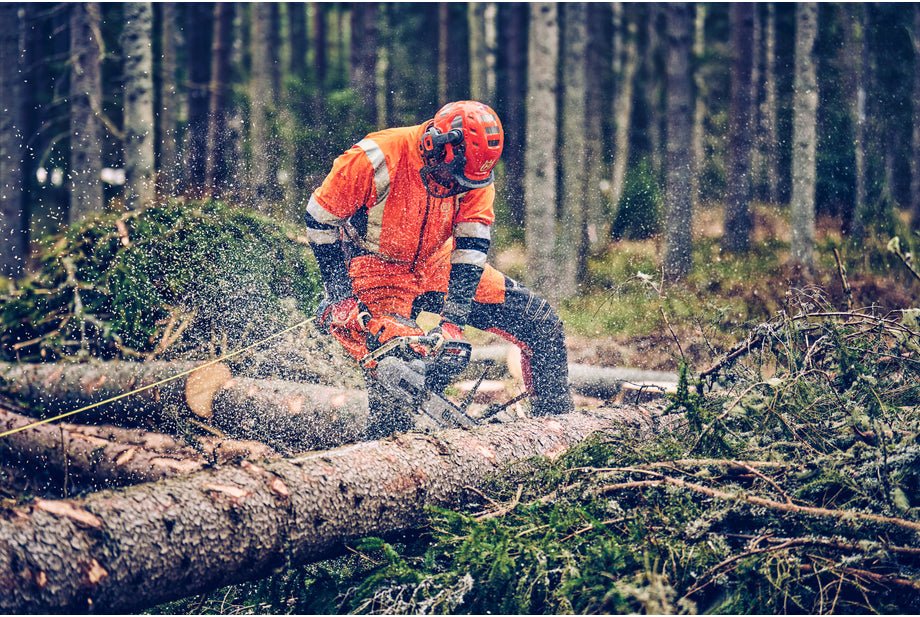 Husqvarna 562 XP® Mark II 18″ Professional chainsaw