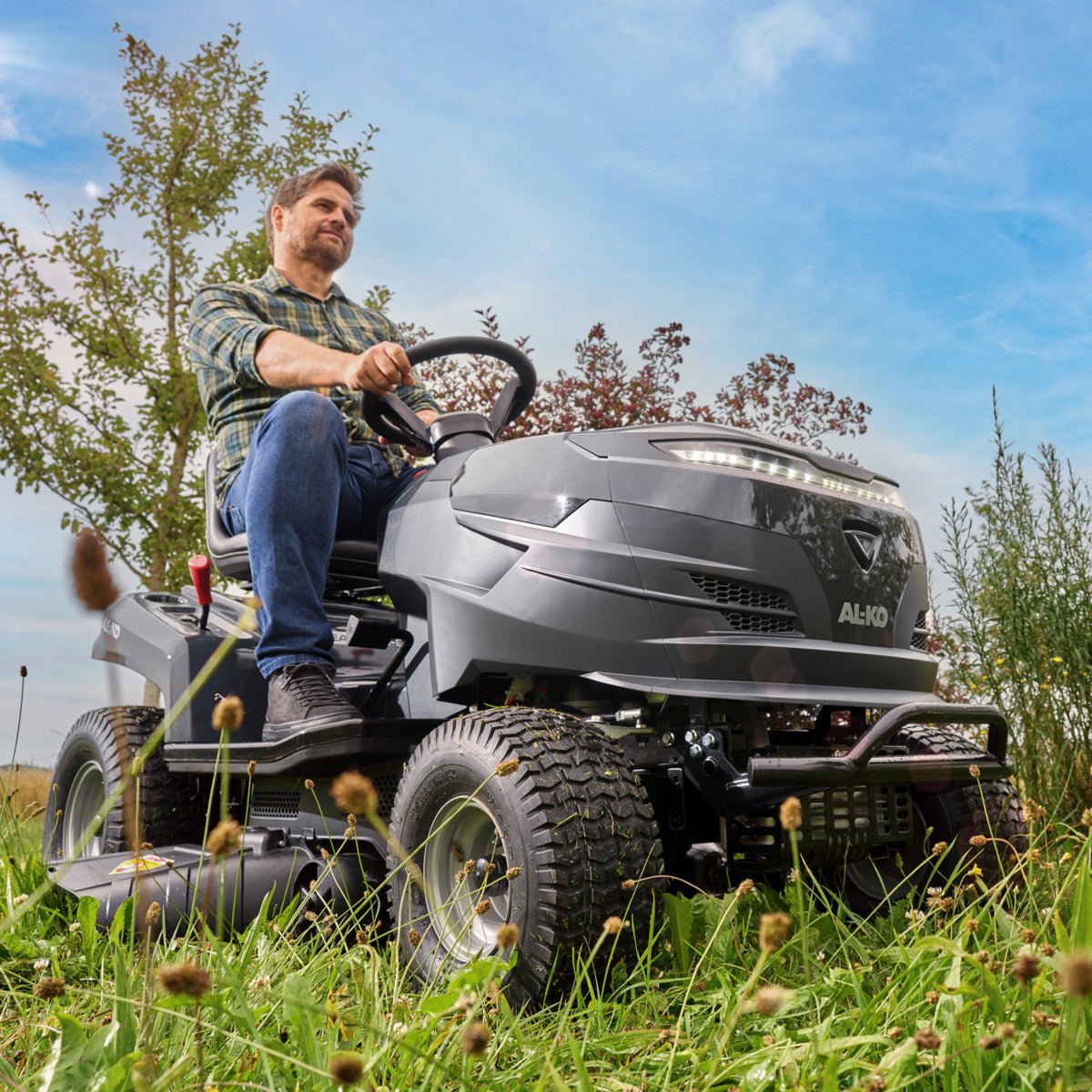 AL-KO Easy 13-92.6 CS-A Petrol Side Discharge/Mulching Lawn Tractor 92cm