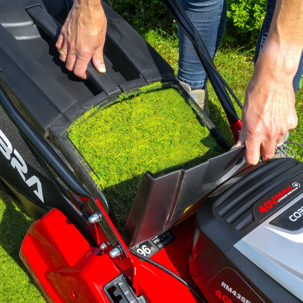 Cobra RM43SP40VX 40V MAX+ Self-Propelled Rear Roller Cordless Lawn Mower (with 2 x 40V 4Ah Battery & Fast Charger)